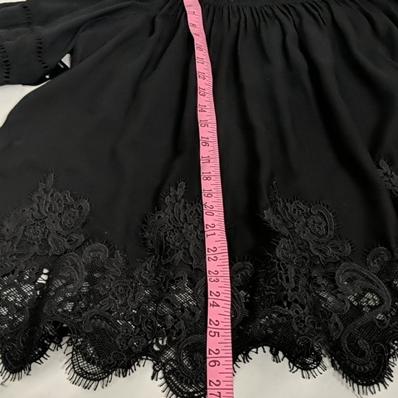 NWT ~ PAPARAZZI BY BIZ Off-the-shoulder Lace Top - Picture 10 of 10